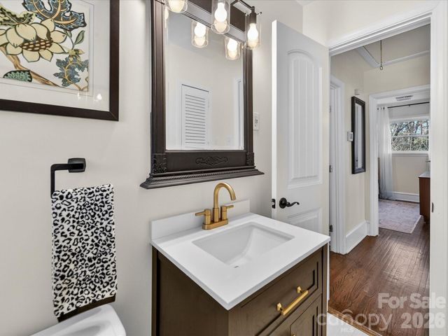 3016 Hanson Drive, Charlotte, NC 28207