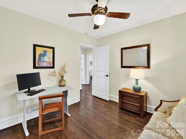 3016 Hanson Drive, Charlotte, NC 28207