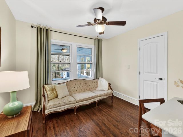 3016 Hanson Drive, Charlotte, NC 28207