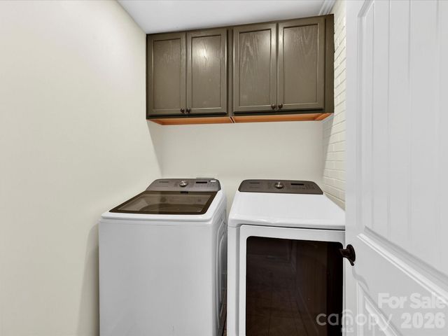 3016 Hanson Drive, Charlotte, NC 28207