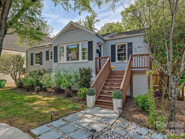 3016 Hanson Drive, Charlotte, NC 28207