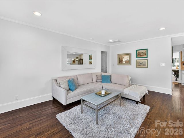 3016 Hanson Drive, Charlotte, NC 28207