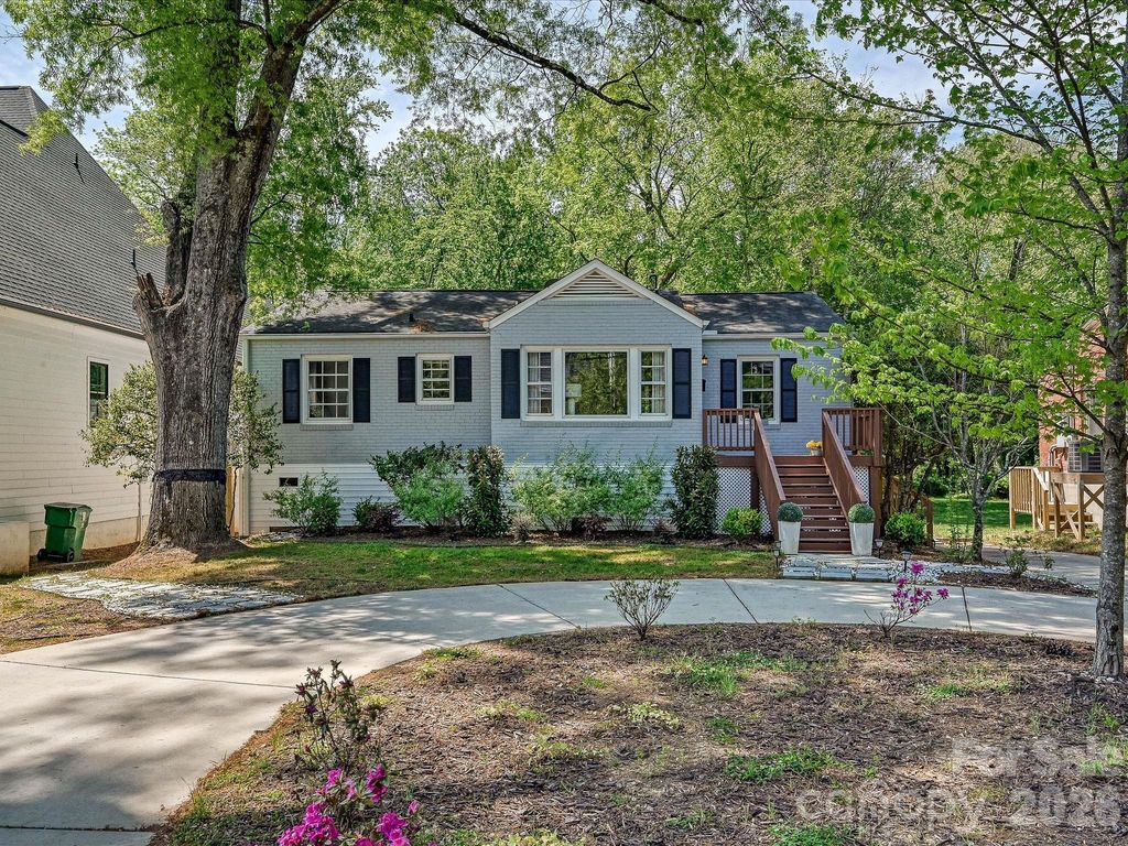 3016 Hanson Drive, Charlotte, NC 28207