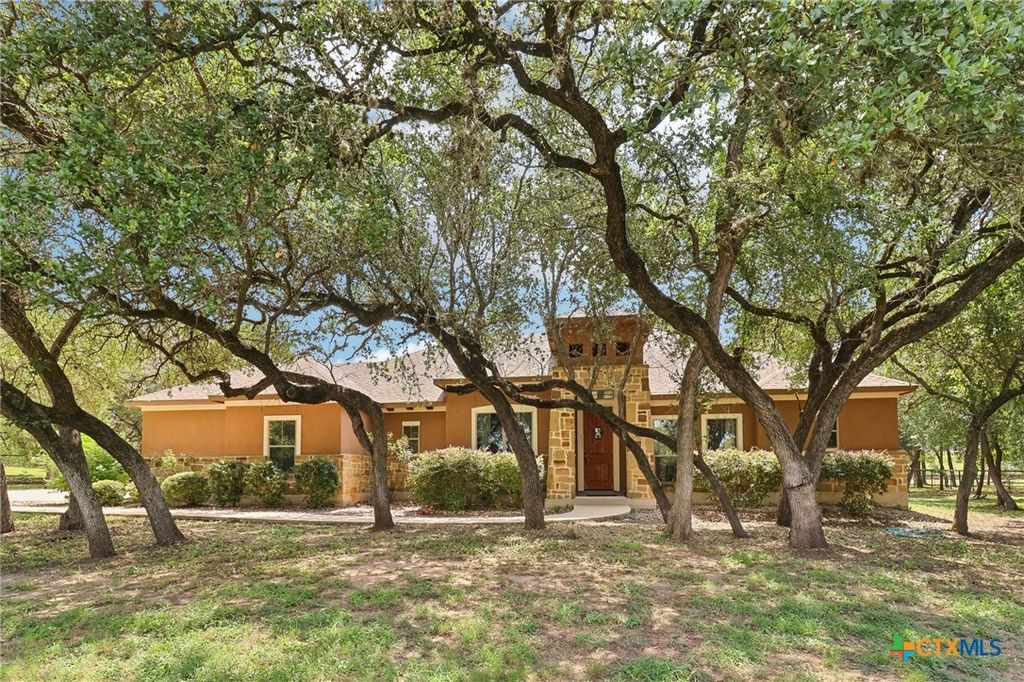 2624 Wild Cat Roost, New Braunfels, TX 78132