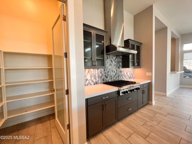 14205 N Stone View Place, Tucson, AZ 85755