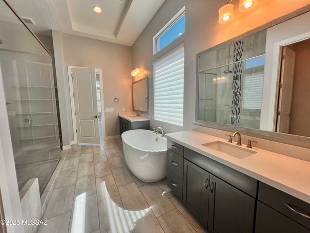 14205 N Stone View Place, Tucson, AZ 85755