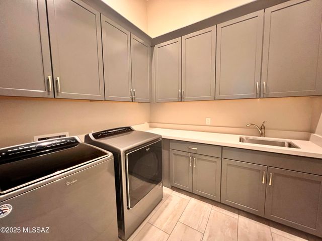 14205 N Stone View Place, Tucson, AZ 85755