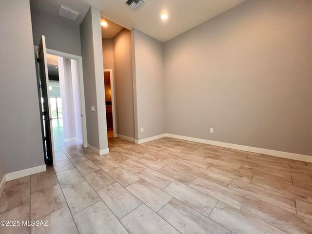 14205 N Stone View Place, Tucson, AZ 85755