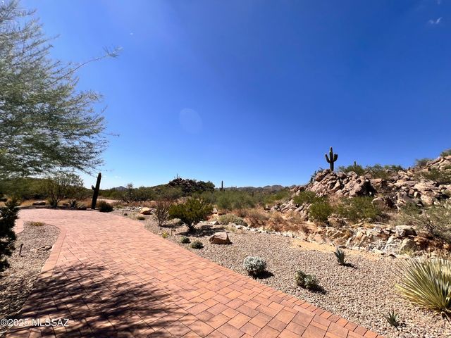 14205 N Stone View Place, Tucson, AZ 85755