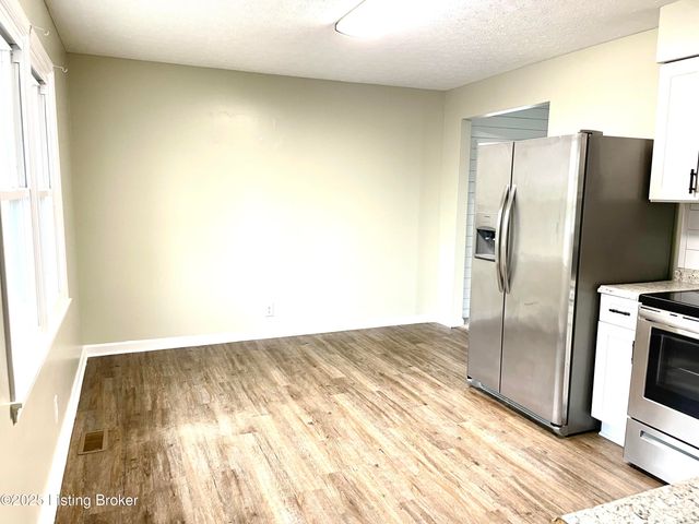 63 Clear Creek Rd, Eminence, KY 40019