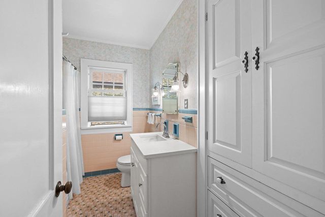 1149 12TH AVENUE, Green Bay, WI 54304