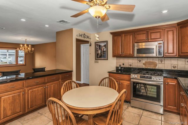 26 Bayview Avenue, Massapequa, NY 11758