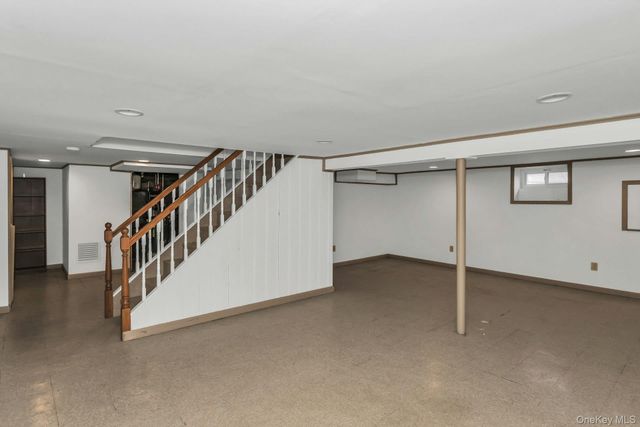 26 Bayview Avenue, Massapequa, NY 11758