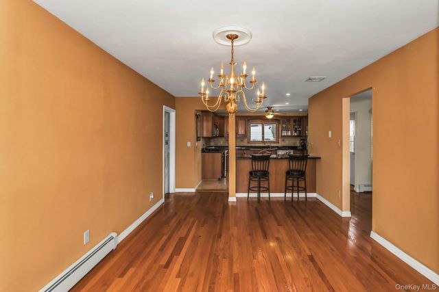 26 Bayview Avenue, Massapequa, NY 11758