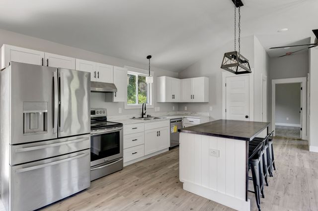 120 E Boiling Springs Rd, Portland, TN 37148