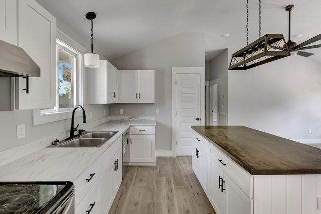 120 E Boiling Springs Rd, Portland, TN 37148