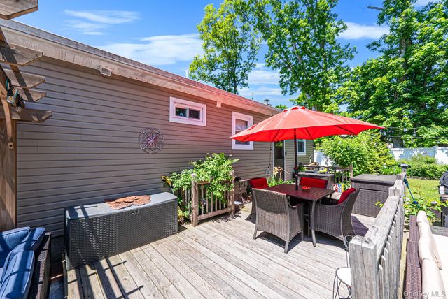 9 Sylvan Street, Bay Shore, NY 11706