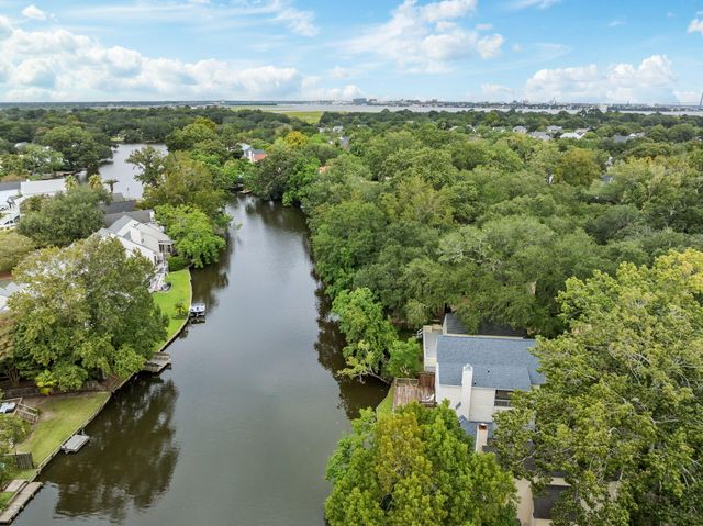 777 Lake Frances Drive, Charleston, SC 29412