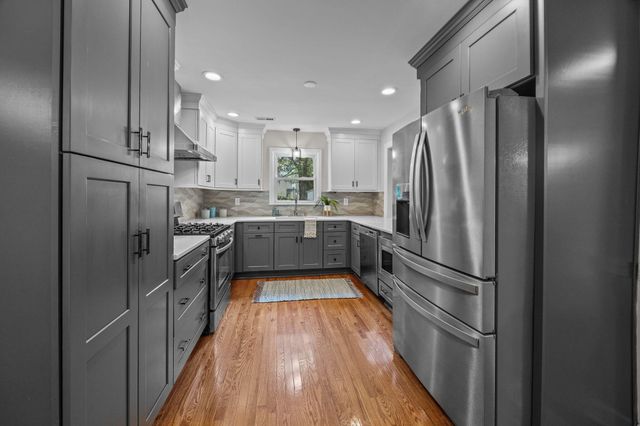 777 Lake Frances Drive, Charleston, SC 29412