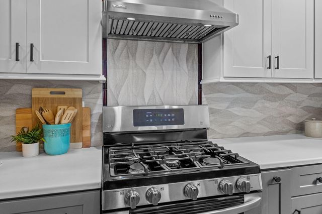 777 Lake Frances Drive, Charleston, SC 29412