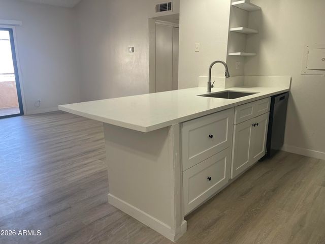 8055 E THOMAS Road A202, Scottsdale, AZ 85251