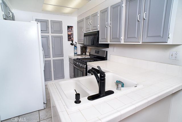 44460 15th E 3, Lancaster, CA 93535
