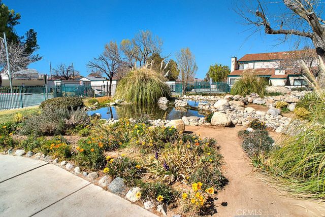 44460 15th E 3, Lancaster, CA 93535
