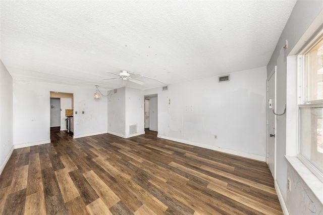 10032 65TH AVENUE N 9, St Petersburg, FL 33708