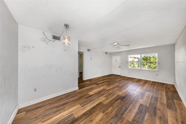 10032 65TH AVENUE N 9, St Petersburg, FL 33708