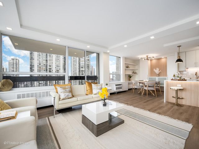 1360 N Sandburg Terrace 1212C, Chicago, IL 60610