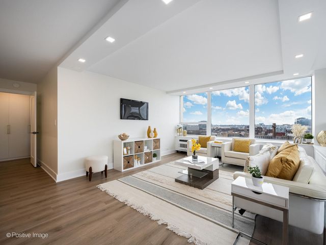 1360 N Sandburg Terrace 1212C, Chicago, IL 60610