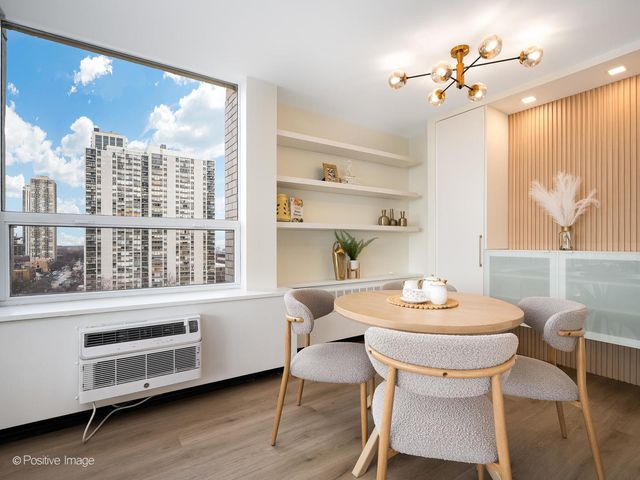 1360 N Sandburg Terrace 1212C, Chicago, IL 60610