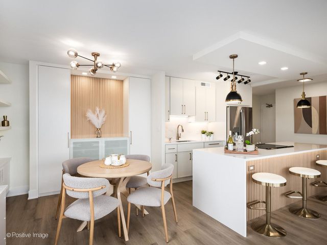 1360 N Sandburg Terrace 1212C, Chicago, IL 60610