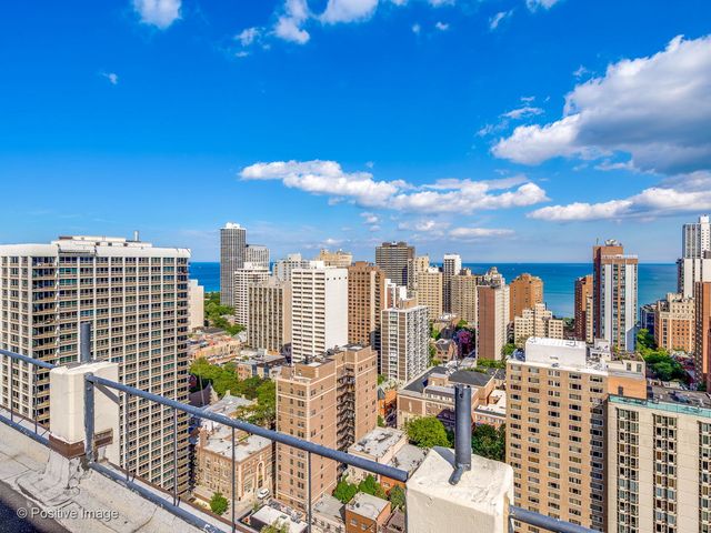 1360 N Sandburg Terrace 1212C, Chicago, IL 60610