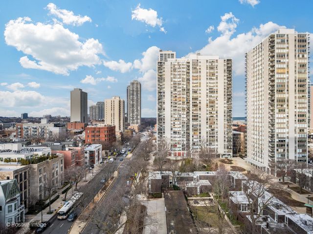 1360 N Sandburg Terrace 1212C, Chicago, IL 60610