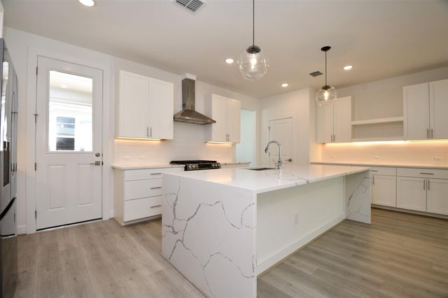 2209 Via Laura Lane, Houston, TX 77051