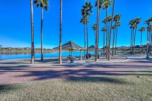 18454 W PORTER Drive 28, Goodyear, AZ 85338