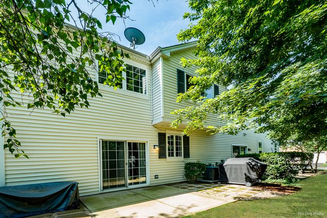 2417 Brush Hill Circle, Joliet, IL 60432