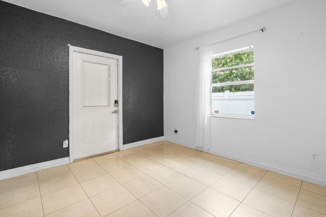 1404 NW 4th Ave Avenue, Fort Lauderdale, FL 33311