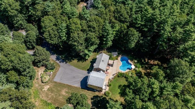 10 Brenrae Dr, Middleboro, MA 02346