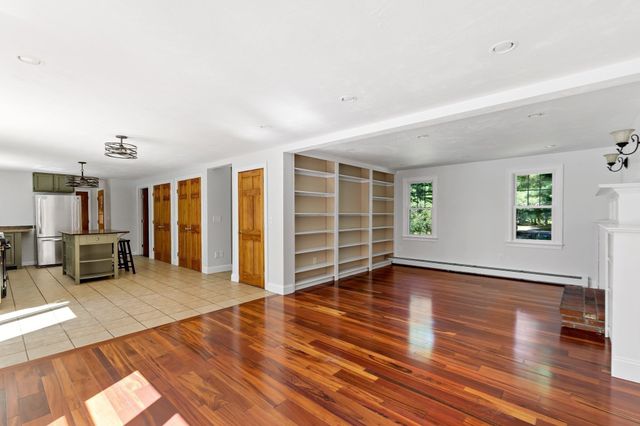 10 Brenrae Dr, Middleboro, MA 02346