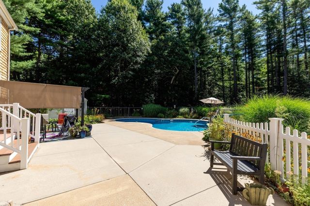 10 Brenrae Dr, Middleboro, MA 02346
