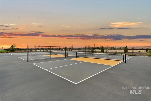 2511 N Buhrstone Ave, Eagle, ID 83616