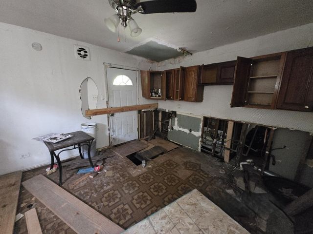 189 W 156th Place, Harvey, IL 60426