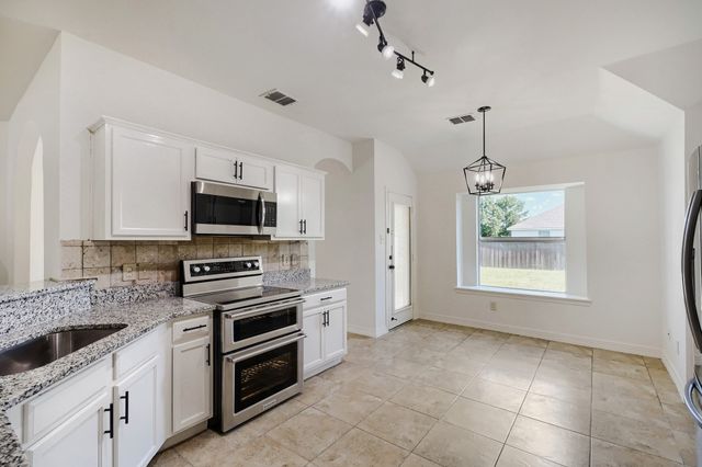 910 W Bois D Arc Street, Celina, TX 75009