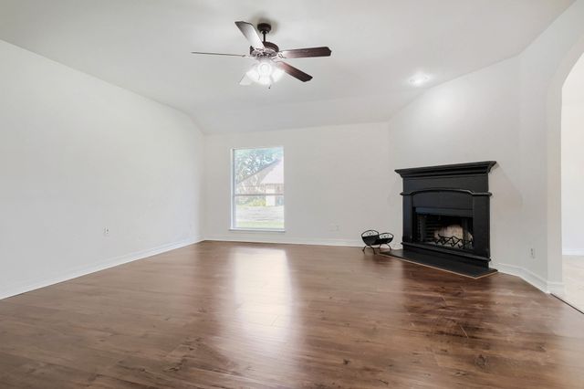 910 W Bois D Arc Street, Celina, TX 75009