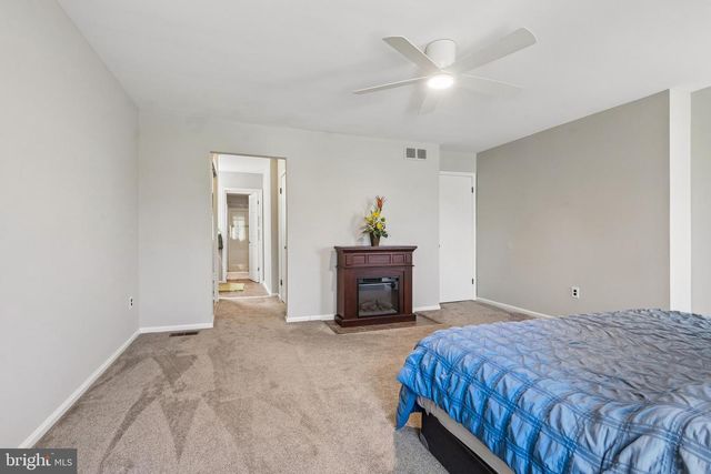 26 CONSTITUTION RD, Sewell, NJ 08080