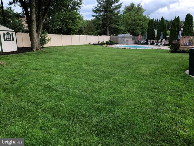 26 CONSTITUTION RD, Sewell, NJ 08080