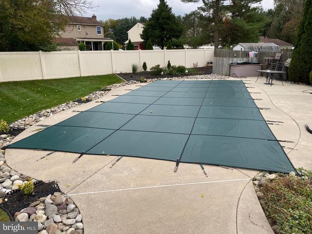 26 CONSTITUTION RD, Sewell, NJ 08080