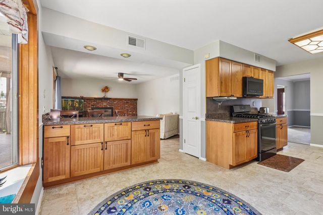 26 CONSTITUTION RD, Sewell, NJ 08080